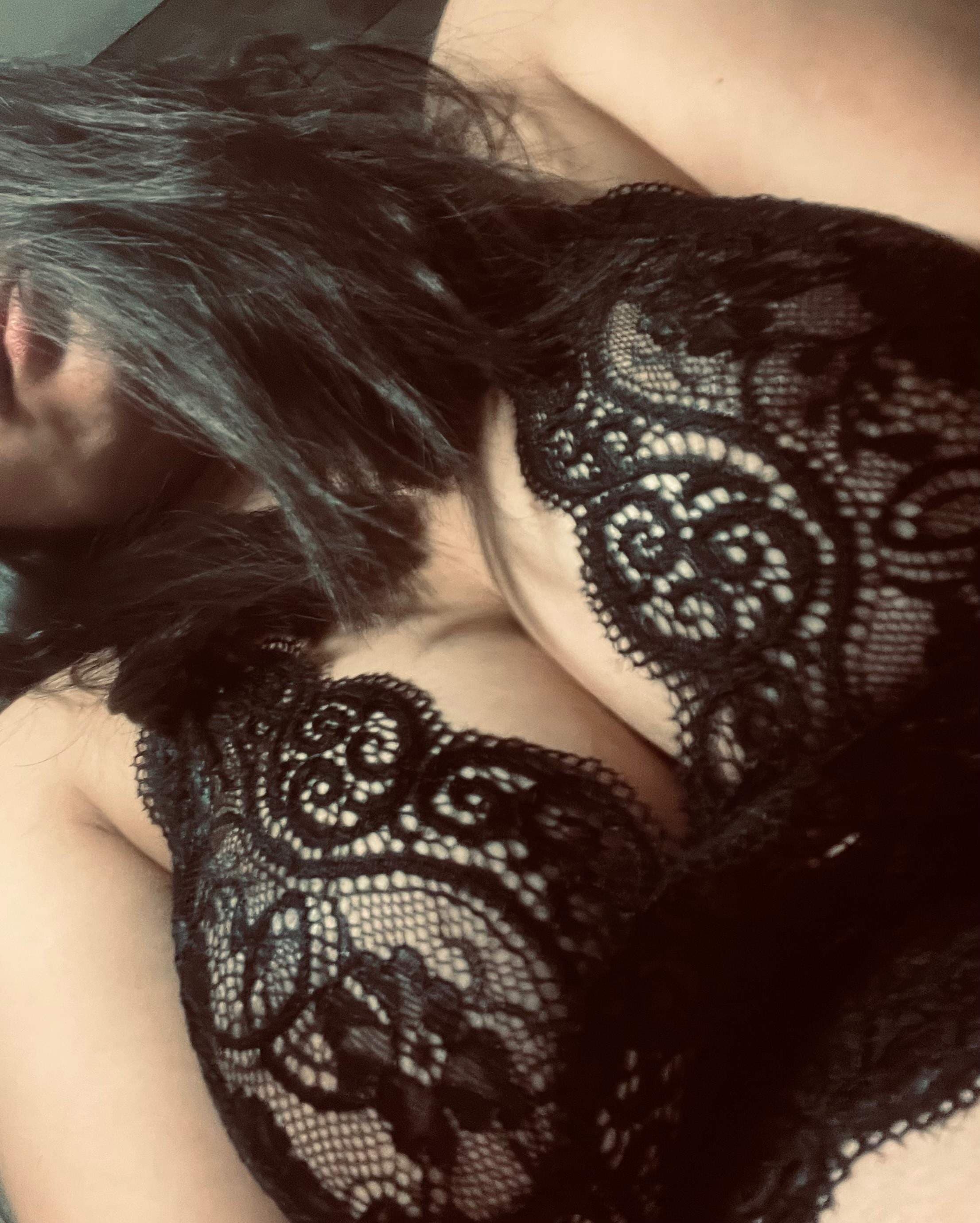 💋 Yv