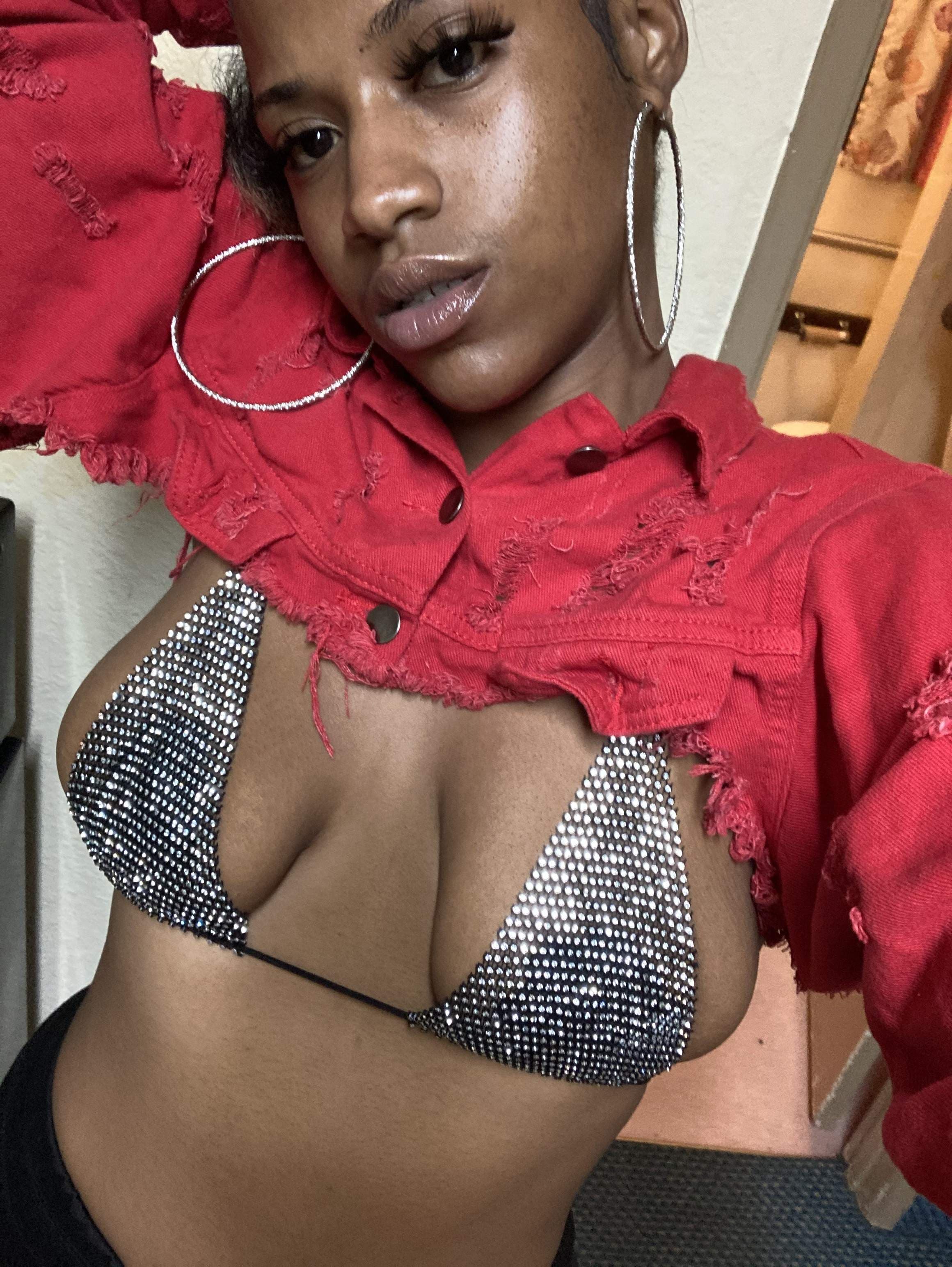 HoneyyBunchezz