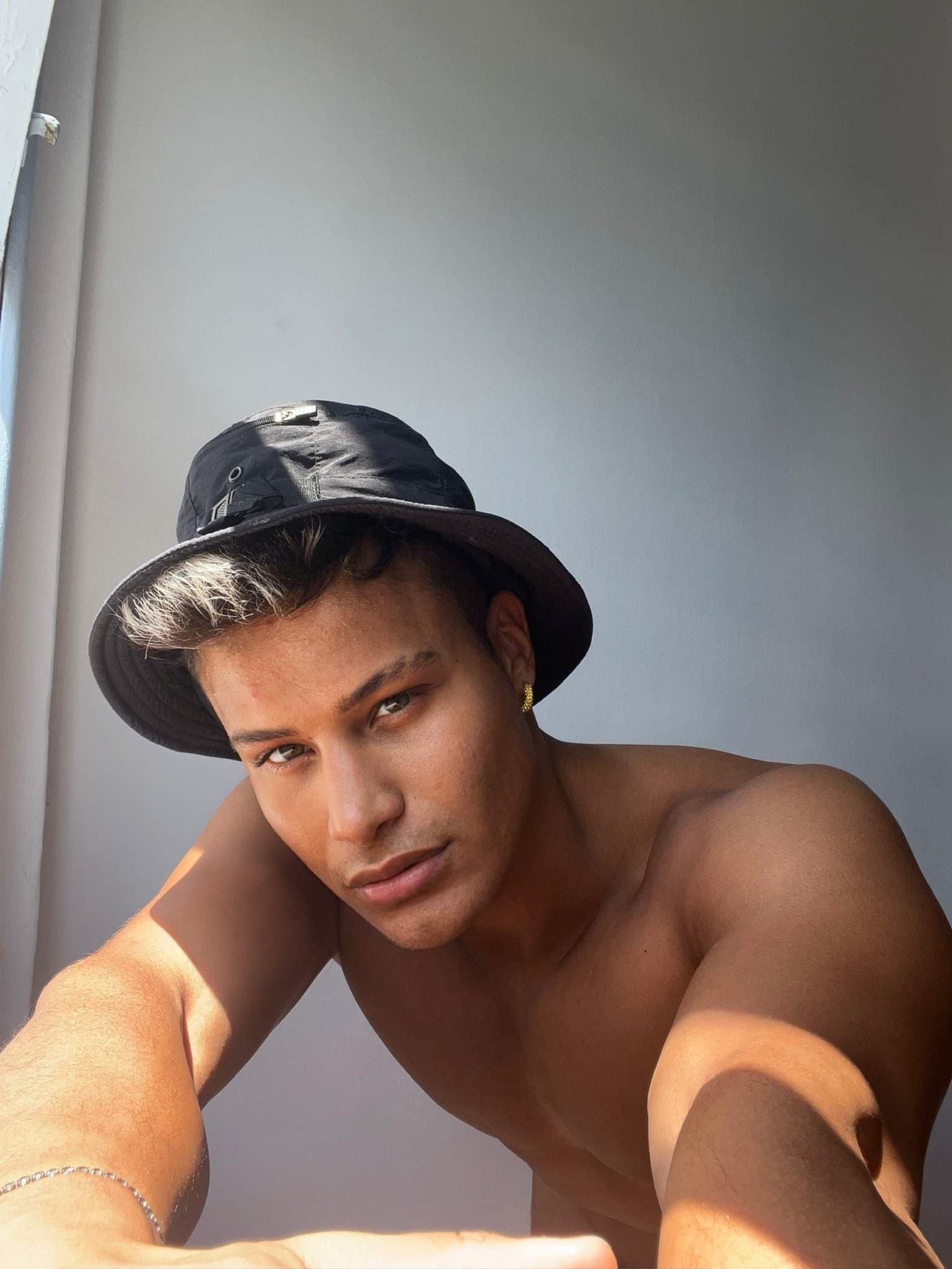 Denis Dosio 𝐓𝐎𝐏 𝟎.𝟏%