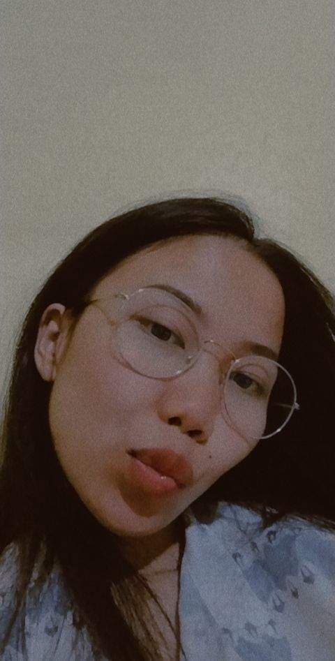 Asian Student Mia