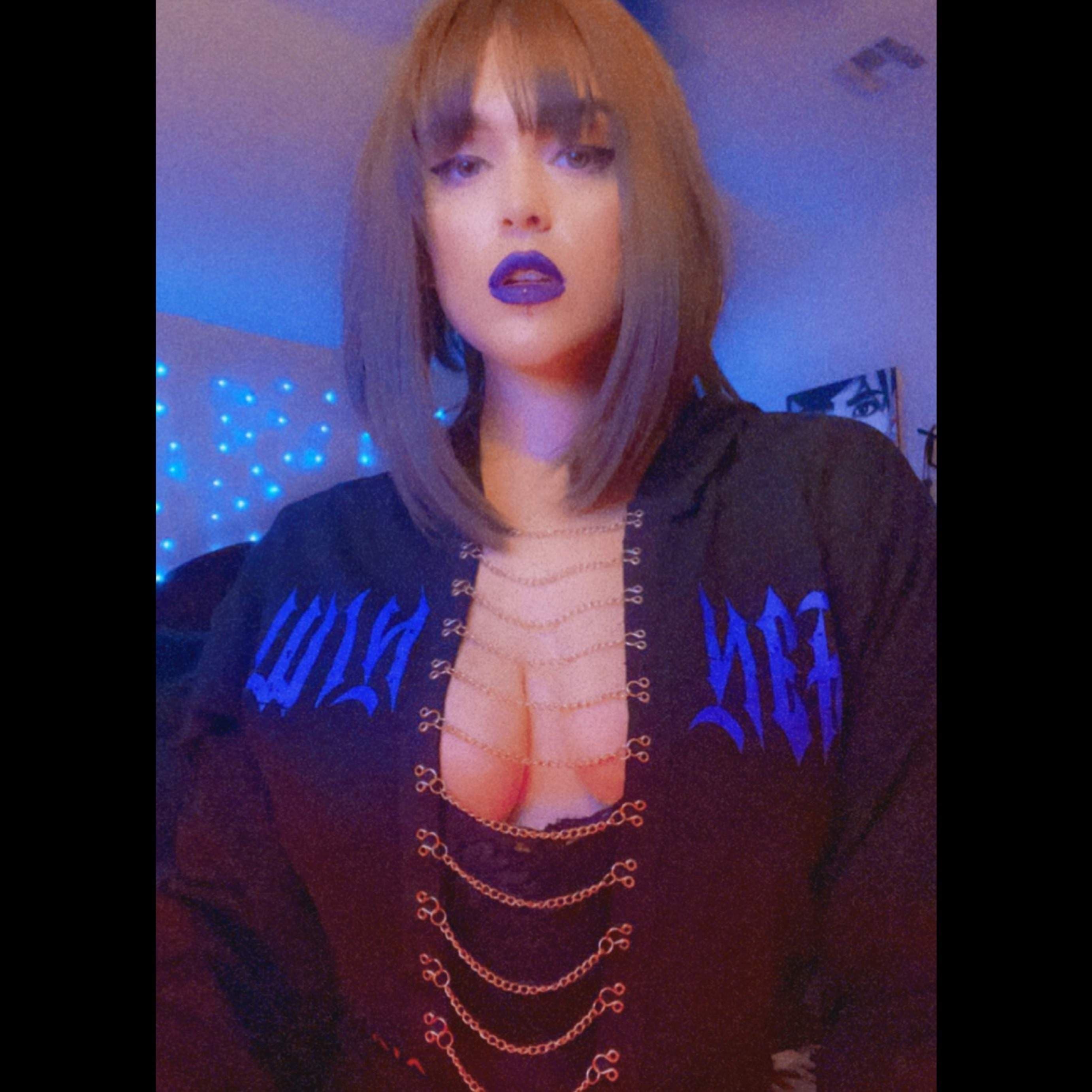 Ashlee Stone 💎 NOT ACTIVE