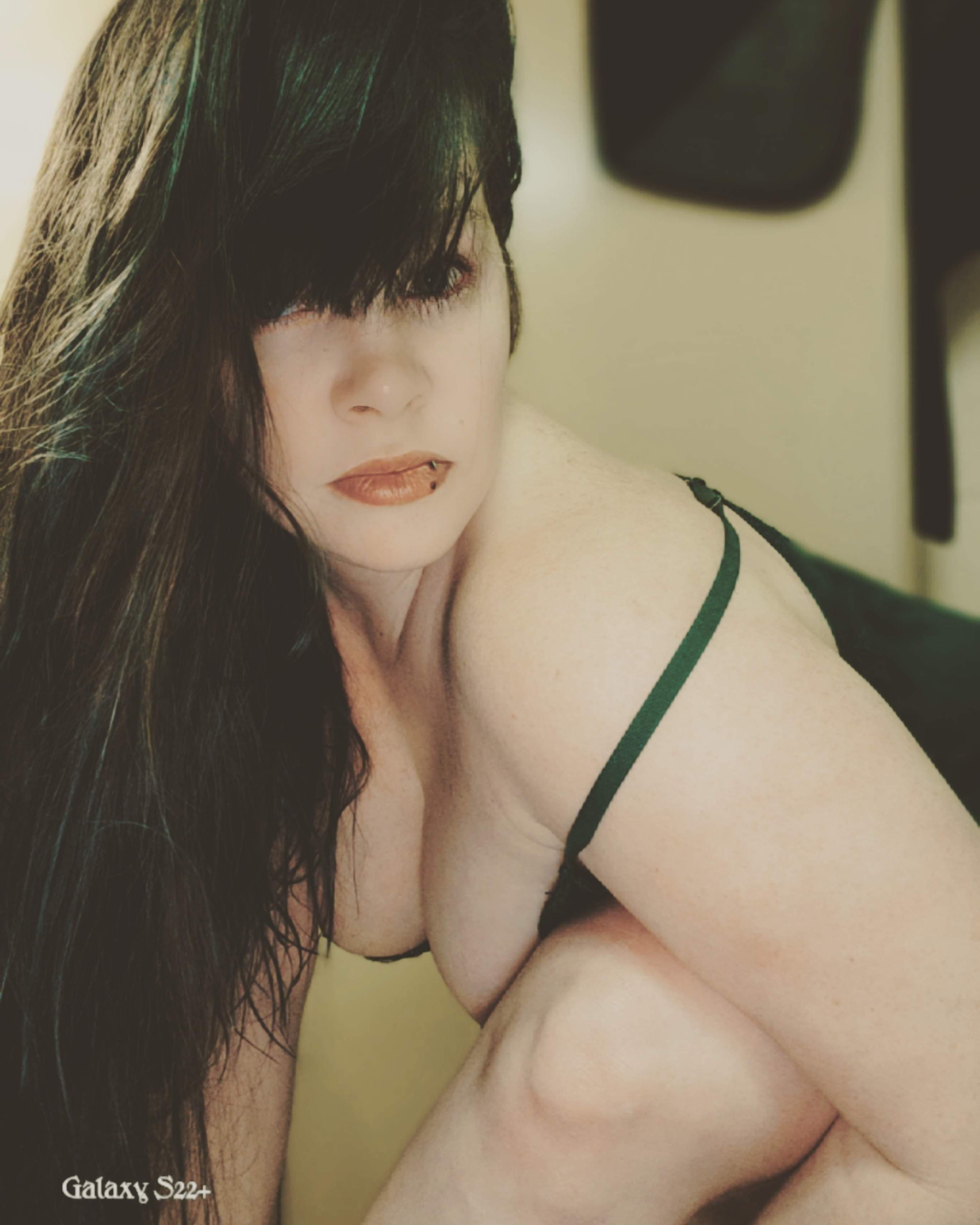 💋🖤 ravenwiinge | post daily 🥵🖤💋
