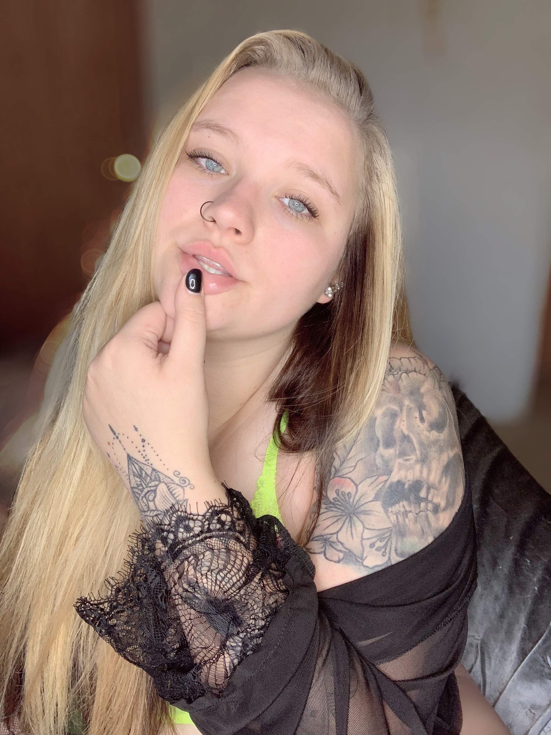 💋 𝓐𝓿𝓪 𝓛𝓮𝓮 💋