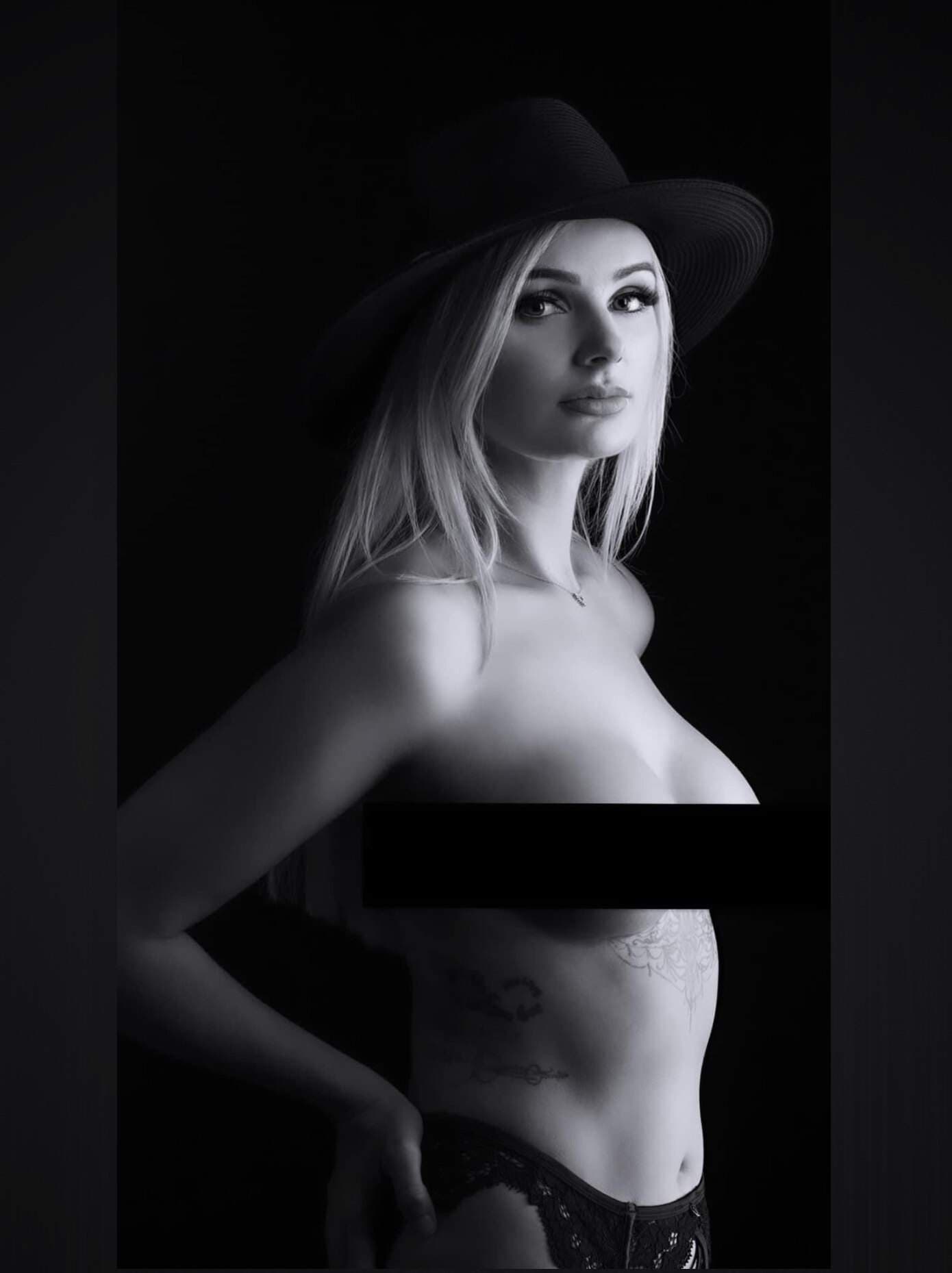 Mo