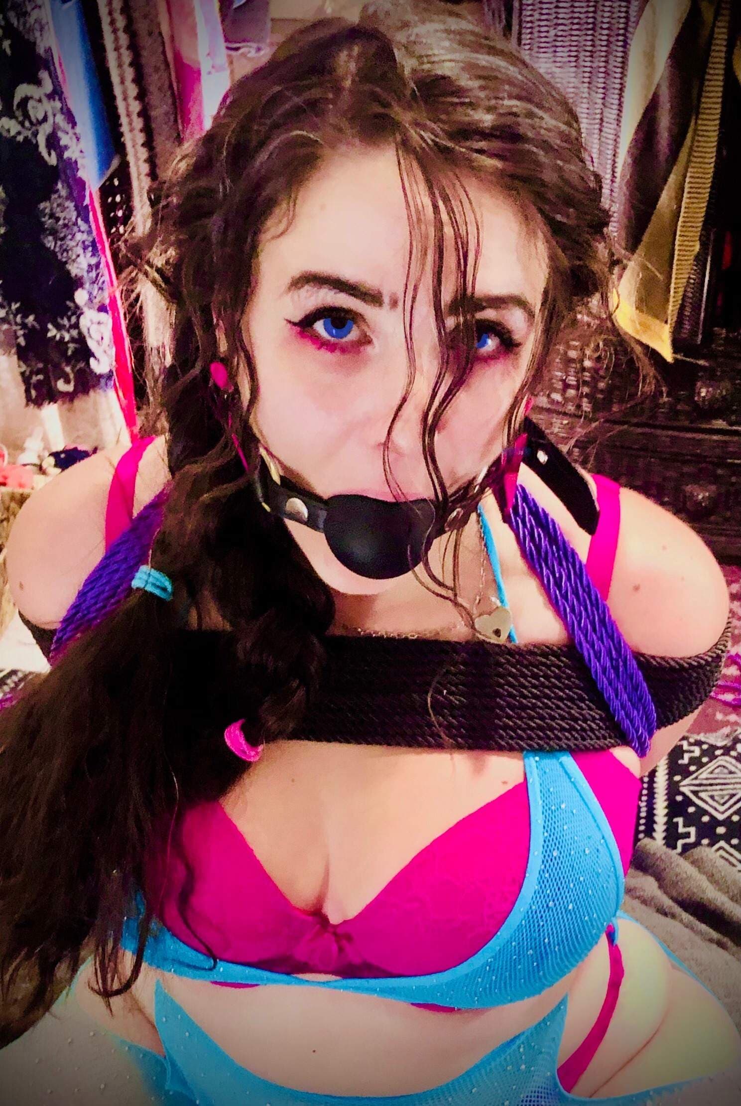 Annabelle Thomas 👑 Bondage Queen