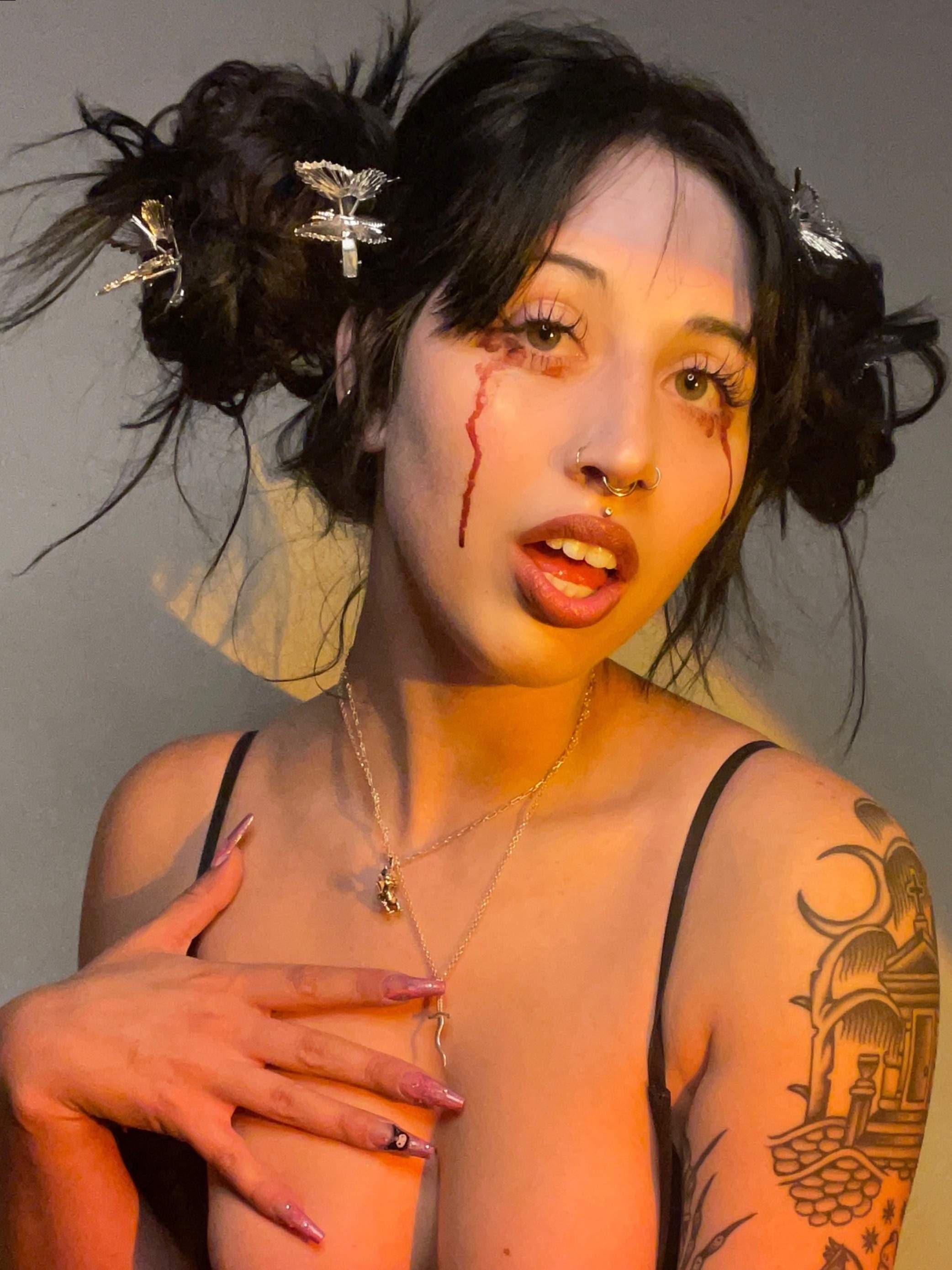 MIA VORE