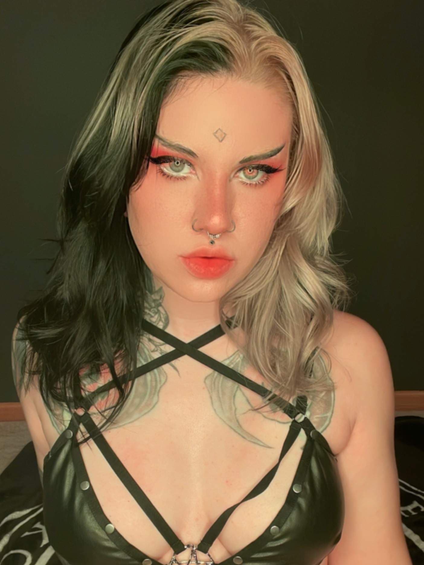 demoness 🗡𝖘𝖆𝖙𝖆𝖓𝖎𝖈 𝖘𝖑𝖚𝖙