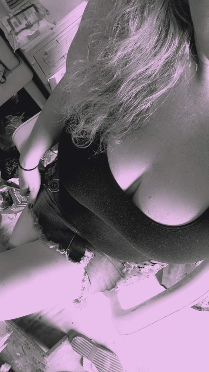 💋 𝕋𝕙𝕒𝕥 𝕆𝕟𝕖 𝕎𝕚𝕗𝕖𝕪 💋