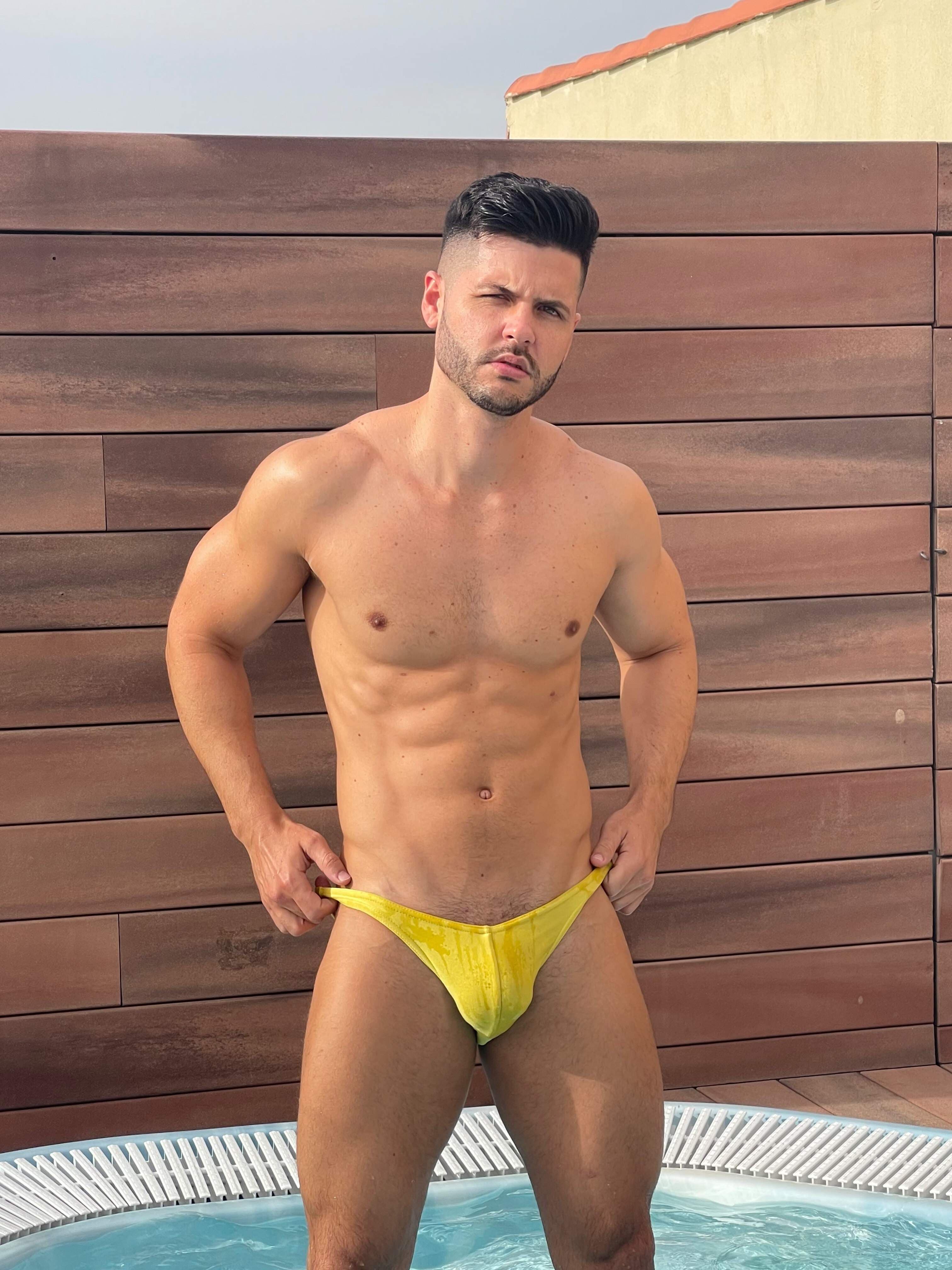 🤠𝐒𝐭𝐮𝐝 𝐒𝐭𝐫𝐢𝐩𝐩𝐞𝐫 😳 XXL 🍆💦