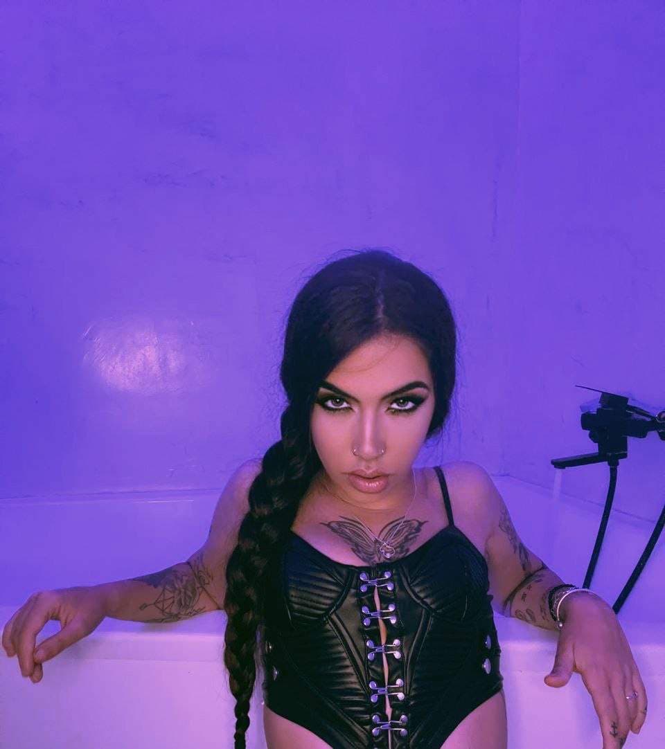 LARI LARI 😋